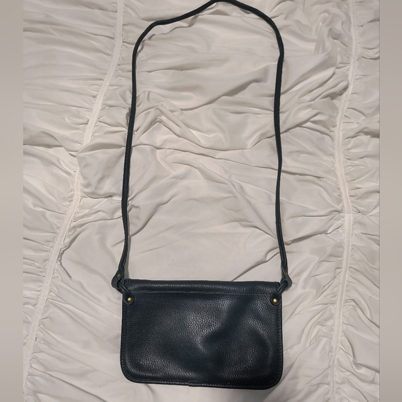 ** SOLD ** Heritage Leather Inc. small green leather purse - Picture 2 of 4